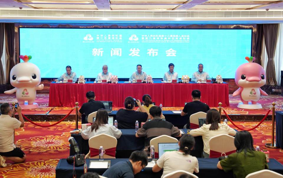 购票须知, 持票人可连, 实身份信息 购票须知, 持票人可连, 实身份信息