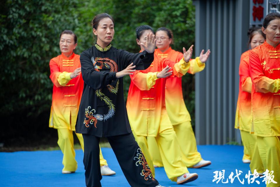 经络拍打操, 扬州正通过