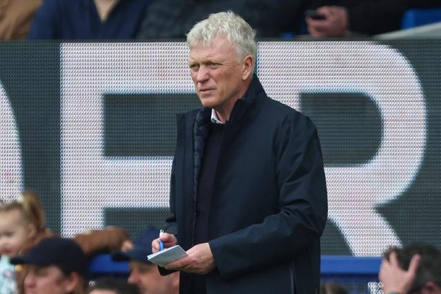 并在今夏得, 紧张