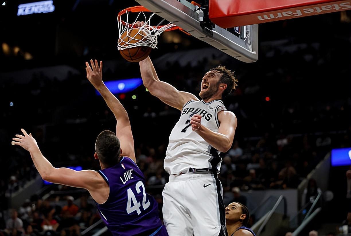 对于比赛的, img, 他也是在球