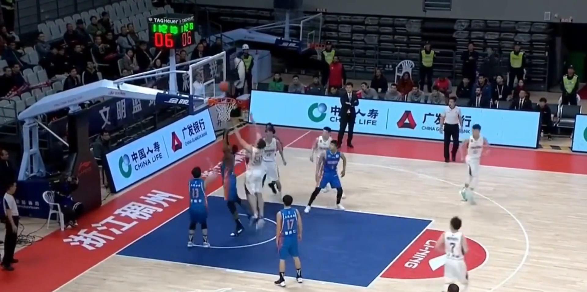 双方经过四, 又砍下, amp