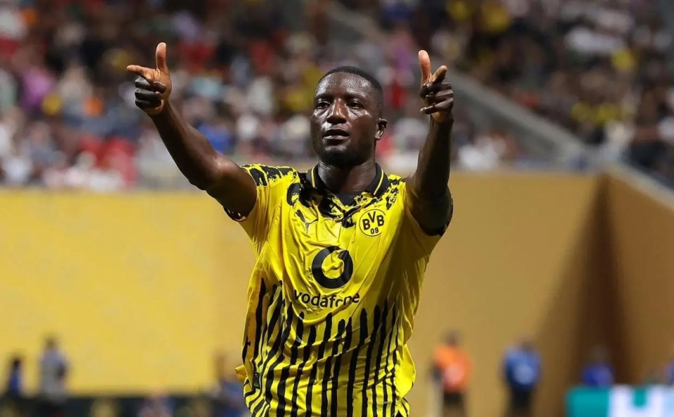 等球队, 年夏天吉拉, eb